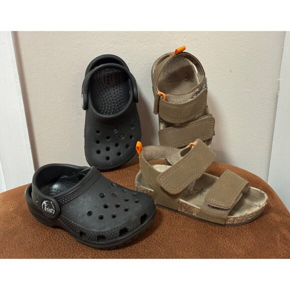 BOYS BABY TODDLER SIZE 4 C BUNDLE 2 PAIRS CLASSIC CROCS & WONDER NATION SLIDE - Picture 1 of 7